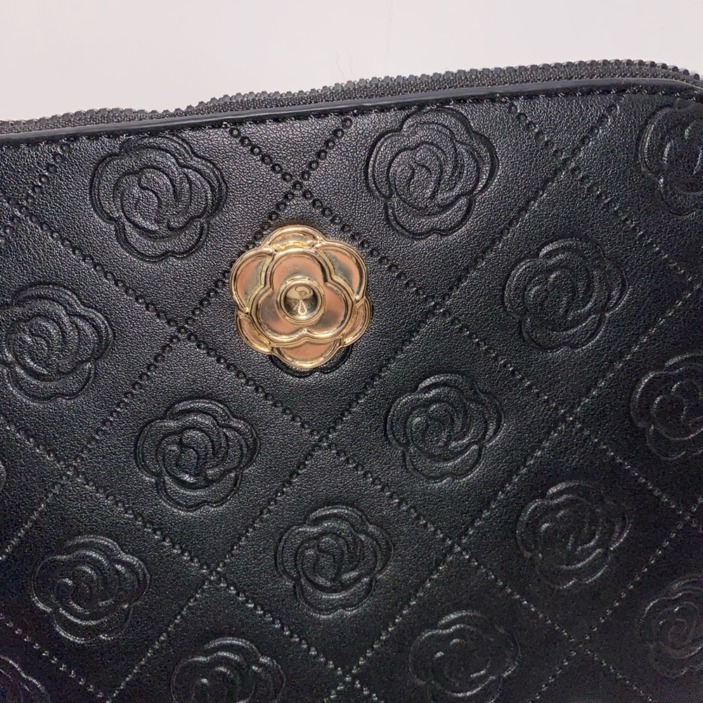 Black Quilted Crossbody‎ Bag - Picture 2 of 7